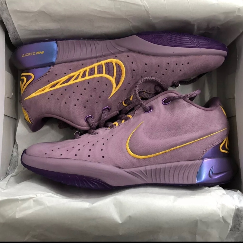 NWB  Nike Lebron XXI Basketball Shoes GS 6.0Y Violet Dust Gold FZ7189-500 21